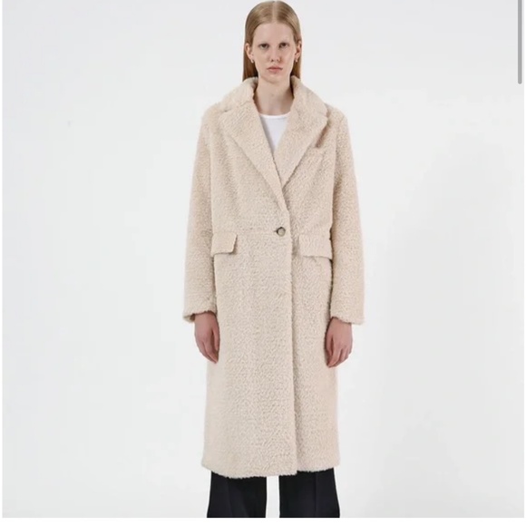 Apparis Alpaca Coat - Picture 2 of 5